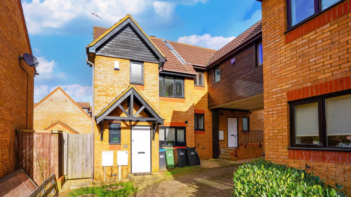 Milton Keynes House | Tranquil Retreat in Milton Keynes