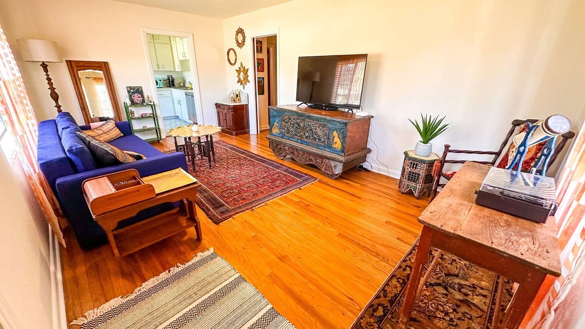 Plant City House | Tranquil Retreat in historic district. Your Home Away from Home.