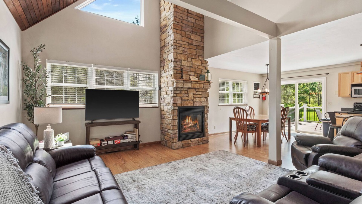 Rome House | Tranquil Retreat on Lake Arrowhead Golf Coursen
