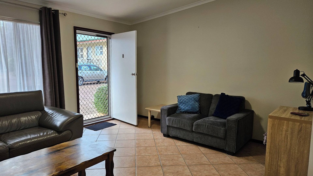Mira Mar Apartment | Tranquil retreat on Middleton Road, mid-way between the city and the sea!