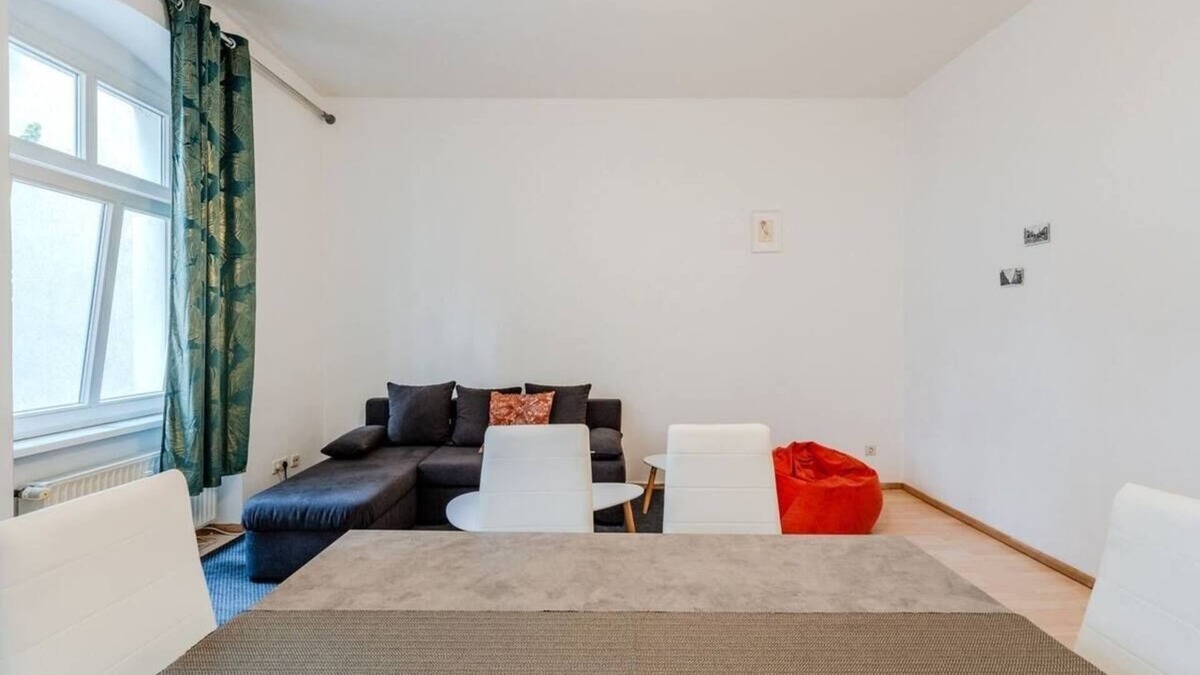 Prenzlauer Berg Apartment | Tranquil Retreat PrenziBerlin near Alexanderplatz