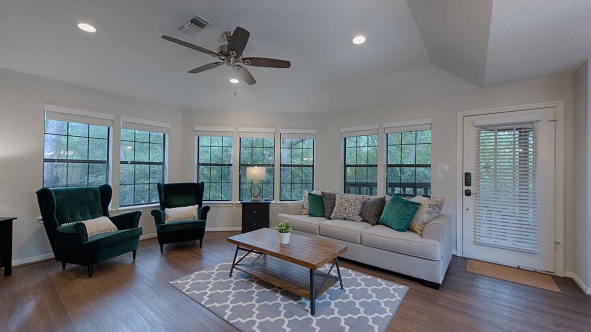 Panther Creek Apartment | Tranquil Retreat: Private Apt in Heart of Woodlands - 4 Min to Top Attractions!