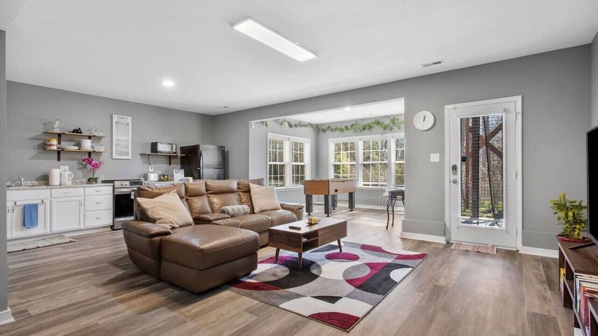 Glen Allen Condo | Tranquil Retreat: Woodland Views & Peaceful Vibes!