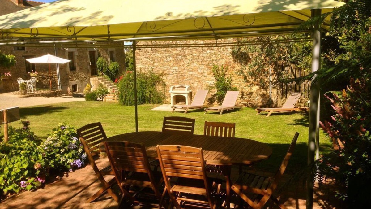 Plouguenast House | Tranquil Rurally Located Old Former Farmhouse with Private Garden & Sun Terrace