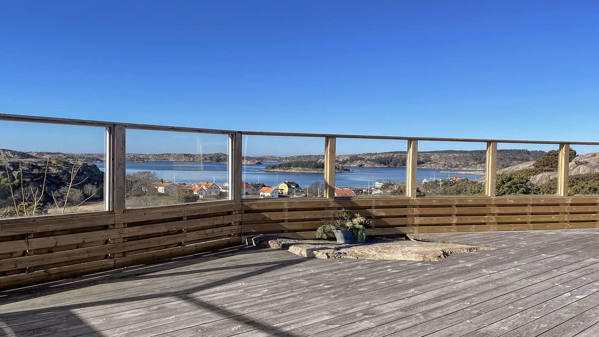 Fjallbacka Villa | Tranquil Sea View Apartment in Fjällbacka by AJF Dream Living