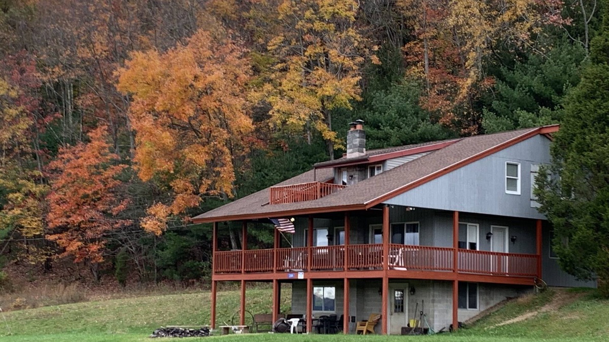 Kunkletown House | Tranquil Secluded Getaway With Spectacular Mountain Views