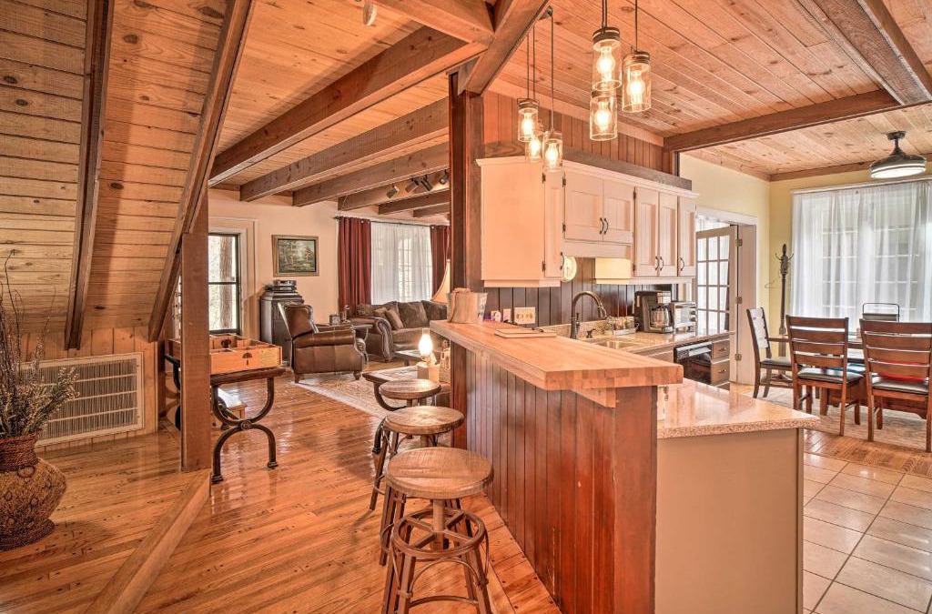 Carson Springs House | Tranquil Smoky Mountain Cabin with Porch and Fire Pit