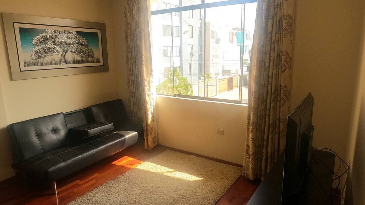 Santiago de Surco Apartment | Tranquil Spacious Apt in Surco 20 mins to Park Kennedy Miraflores
