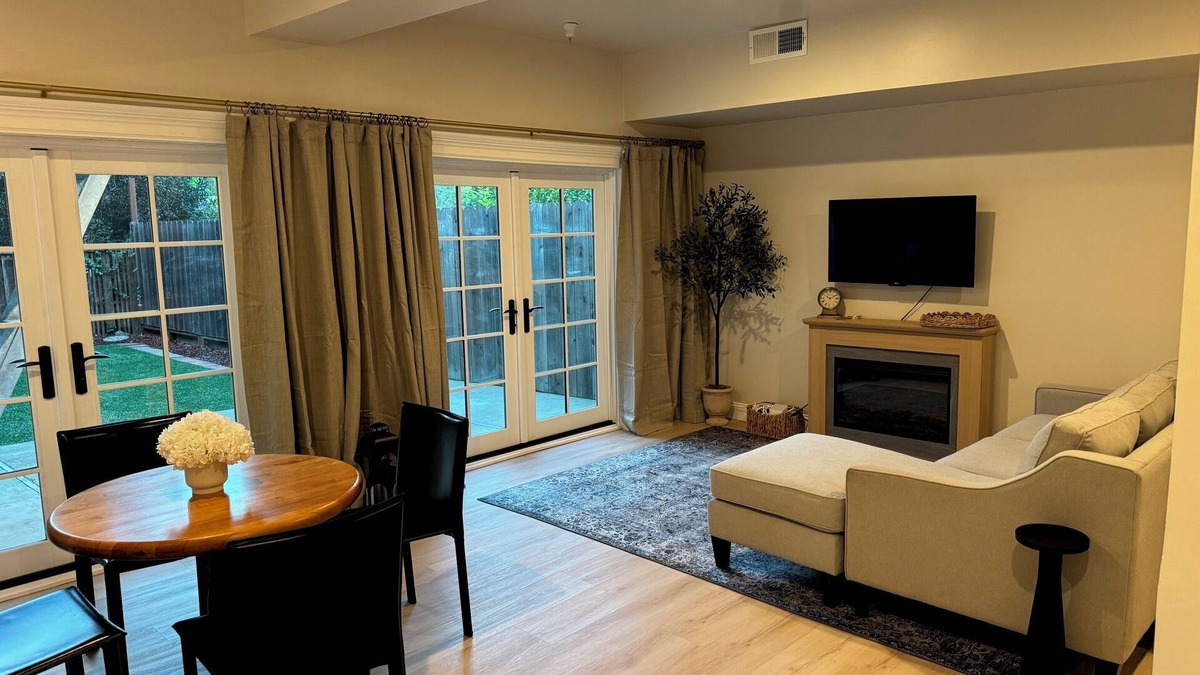 Pacific Heights Apartment | Tranquil, Spacious Studio in Coveted Cow Hollow- Prime Location!