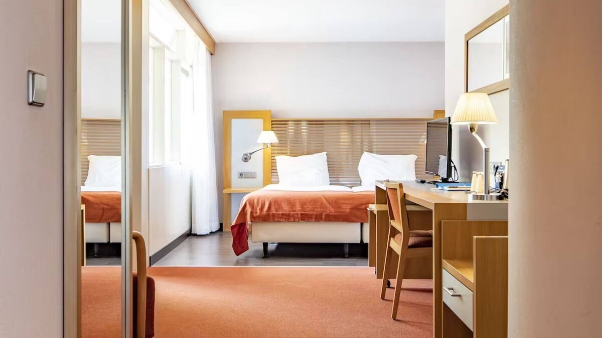 Zon en Schild Hotel | Tranquil Stay with Free Parking, Outdoor Terrace & Biking Adventures