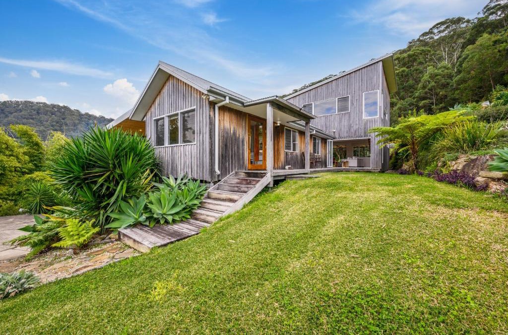 Korora House | Tranquil Treetop Haven 3BR House with breathtaking views