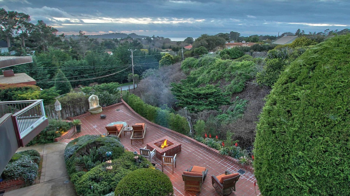 Hatton Fields Apartment | Tranquil Tuckaway w/Ocean/Pt Lobos views,1200sqft patio, firepit, pet friendly!