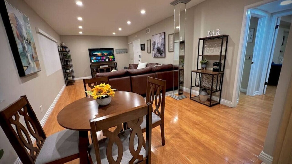 Montrose Apartment | Tranquil 2 Beds/2 Baths in the Heart of Montrose!