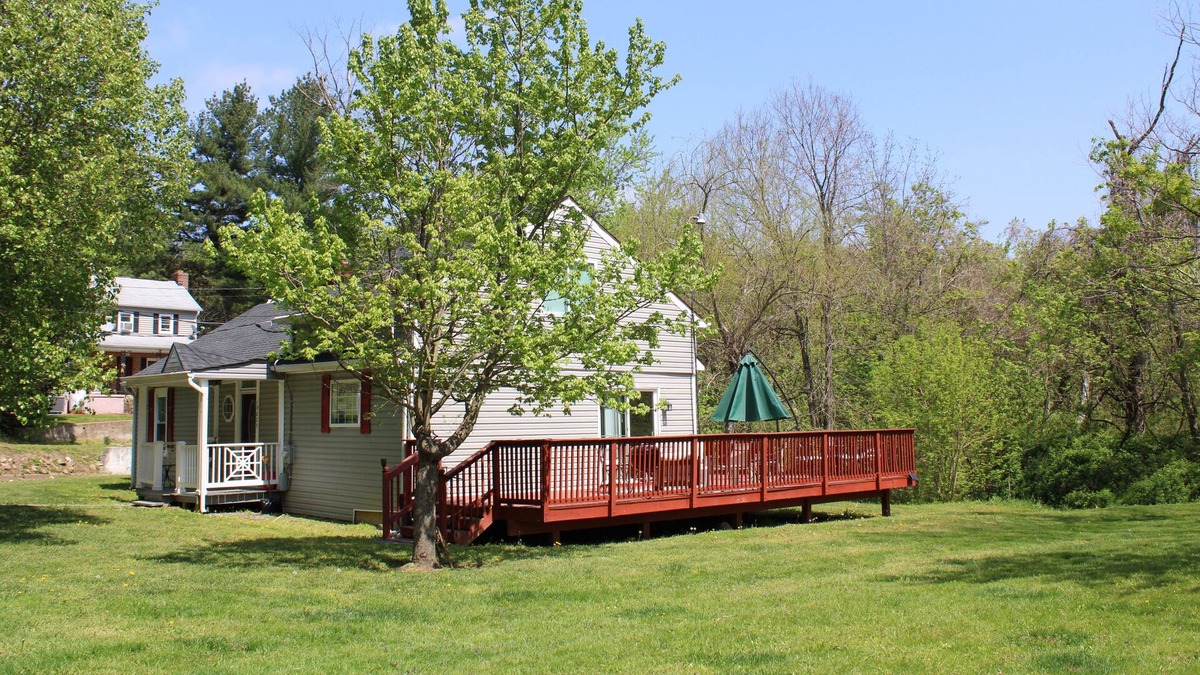 Brownsville House | *Tranquil Valley Cottage*