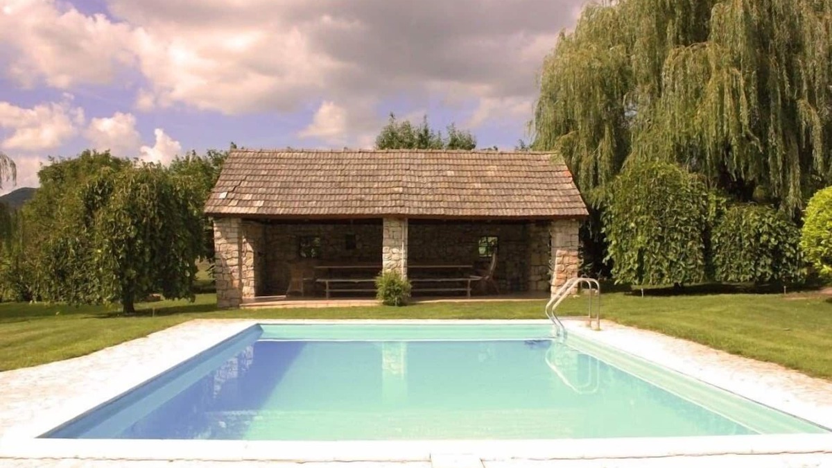 Kaptalantoti Villa | Tranquil villa in the Hungarian vinecountry