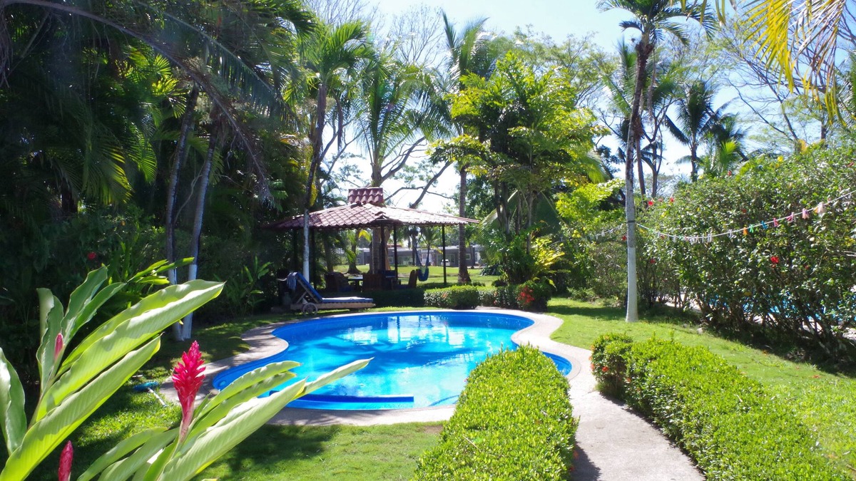 Tambor House | Tranquil Villa w/private Pool - 5 min walk to beach