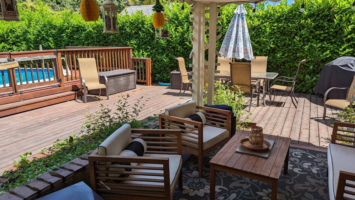 Multnomah House | Tranquil, walkable home with seasonal pool, beautiful gardens & 2 patios