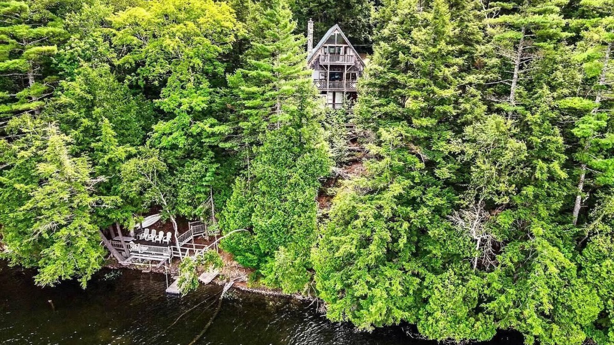 Hartland Ski Chalet | Tranquil Waterfront A-Frame Chalet! Endless fun swimming, kayaking and more!