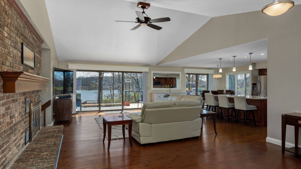 Effingham House | Tranquil Waters Retreat