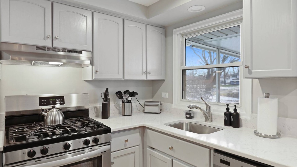 Wasco House | Tranquility 4BR, 2BA
