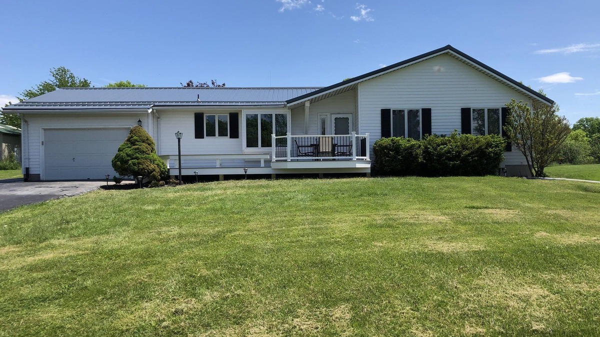 Town of Varick House | Tranquility at its best w/EV charging station