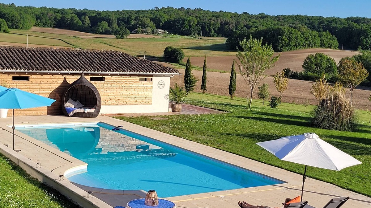 Salles Cottage | Tranquility, beautiful views, with large heated swimming pool in Lot et Garonne