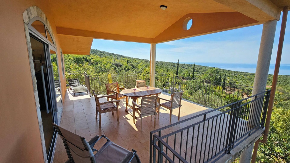 Glavaticici House | Tranquility, breathtaking views, brightness