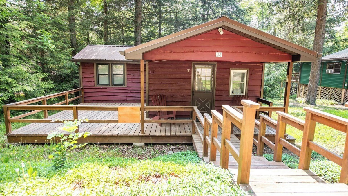 Laporte Cottage | "Tranquility Cottage" is a quaint cottage on the West Side of Lake Mokoma