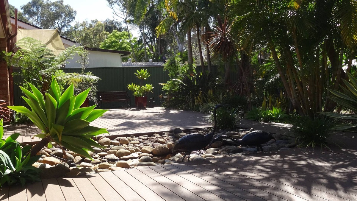 Summerland Point House | Tranquility near the Lake