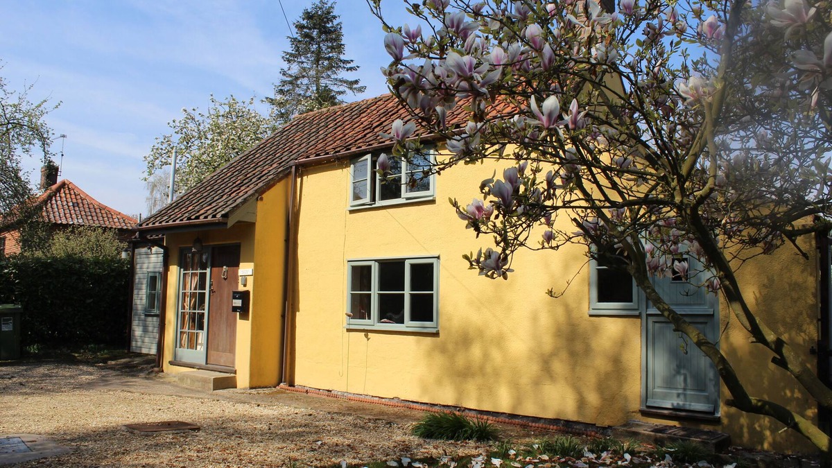 Banningham Cottage | Tranquility personified! This countryside cottage has been lovingly restored