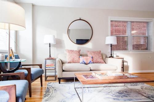 Old Town West House | Transit-Friendly Home Old Town Parking
