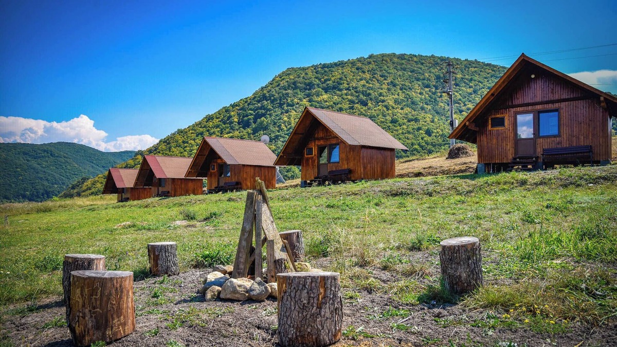 Balsa House | Transylvanian Hideaway with Hot Tub, Bonfire, and Pure Air