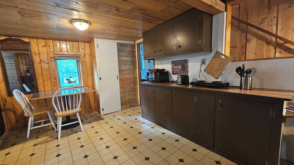 Kenny Lake House | Trapper Cabin: Two-bedroom Dog Friendly