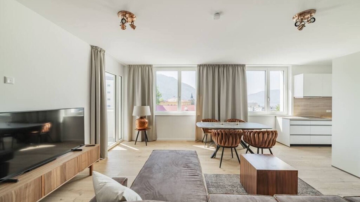 Gmunden Apartment | Trau(M)seeblick |balcony with amazing seaview