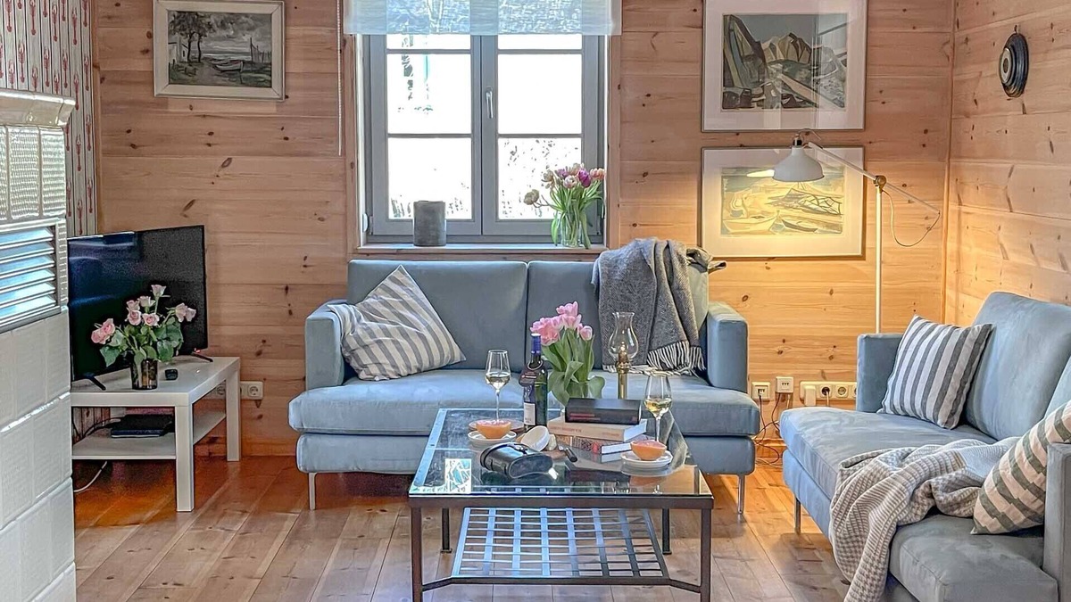 Luckow House | traumHaff® Cozy sailmaker's house, sauna, boat, tiled stoves, 400 to the water