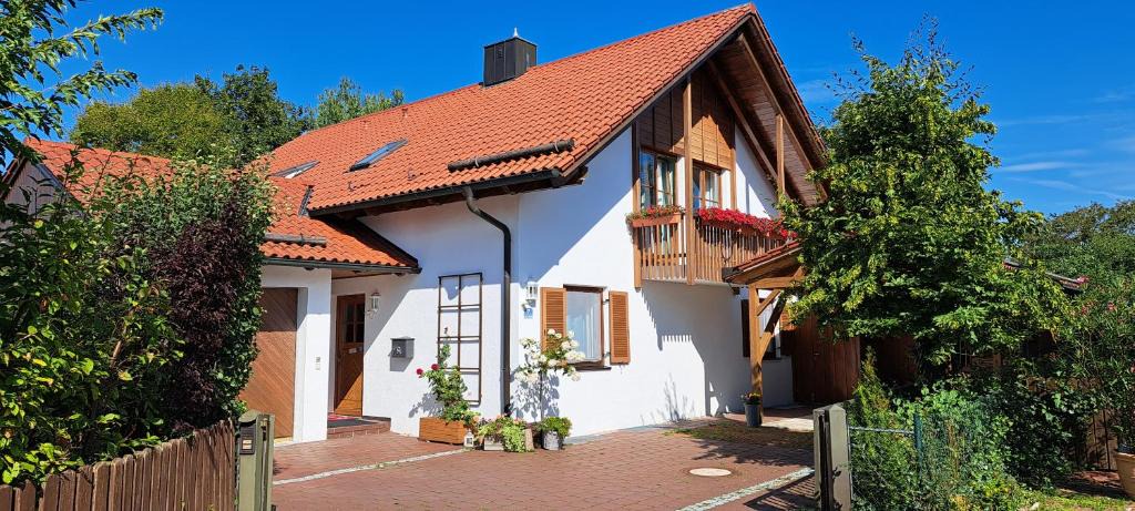 Ebersberg District Apartment | Traumhafte Ferienwohnung auf 100 Quadratmetern für 6 Pers nähe München, ICM, Therme, MUC