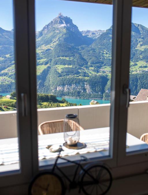 Amden Apartment | Traumhafte Sonnenresidenz mit Berg- und Seeblick