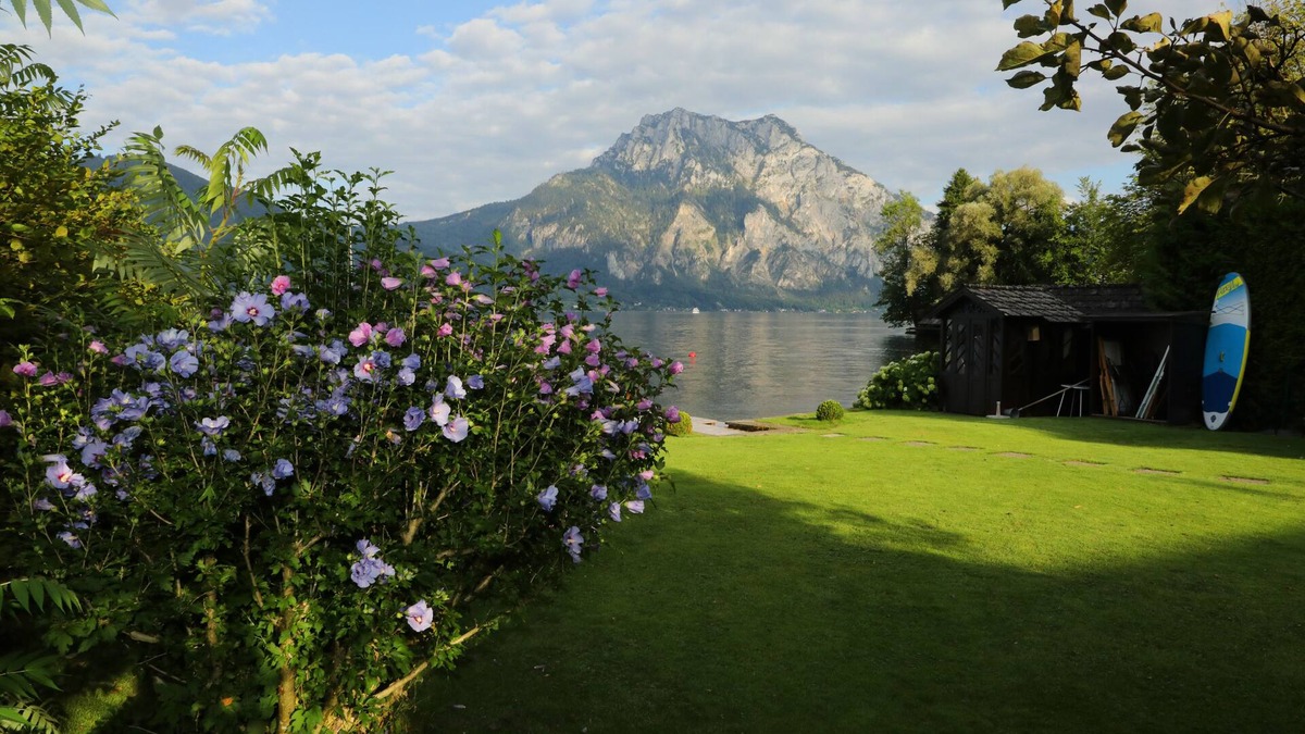 Altmuenster Villa | Traumhaus Direkt am See