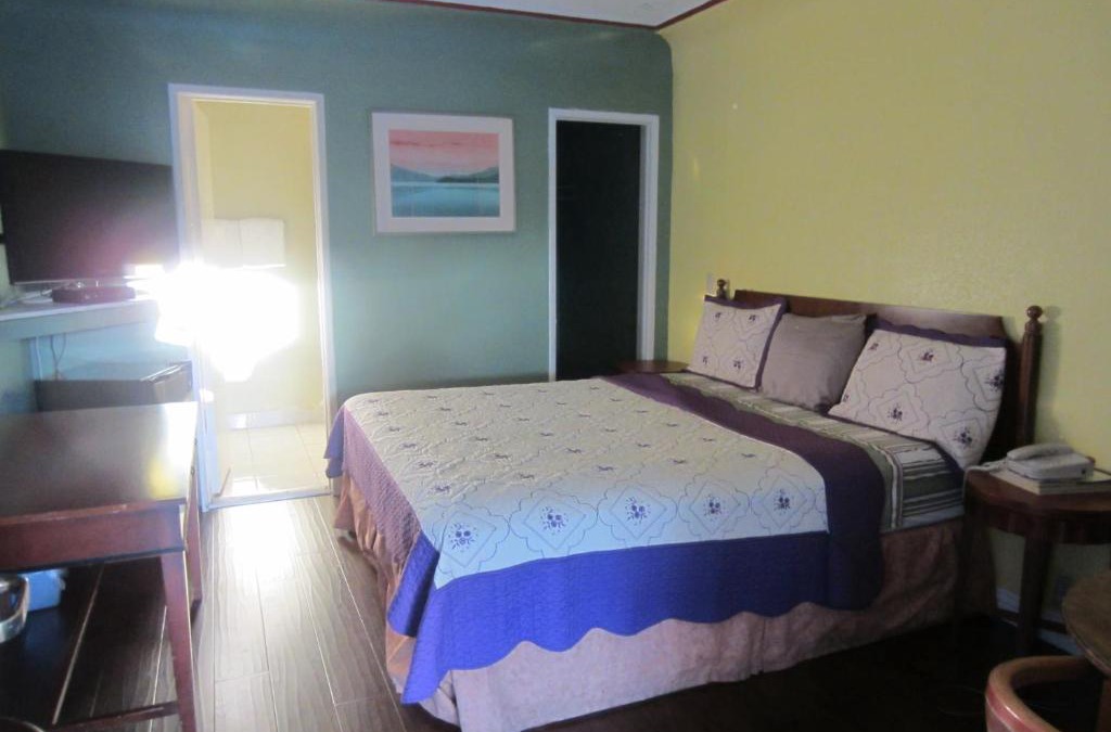 South Wrigley Hotel | Travel Eagle Inn Motel
