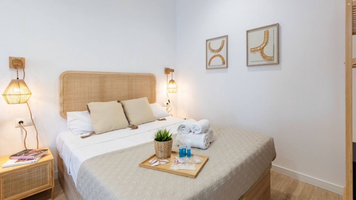 Montolivet Apartment | Travel Habitat Cabanyal Loft 3