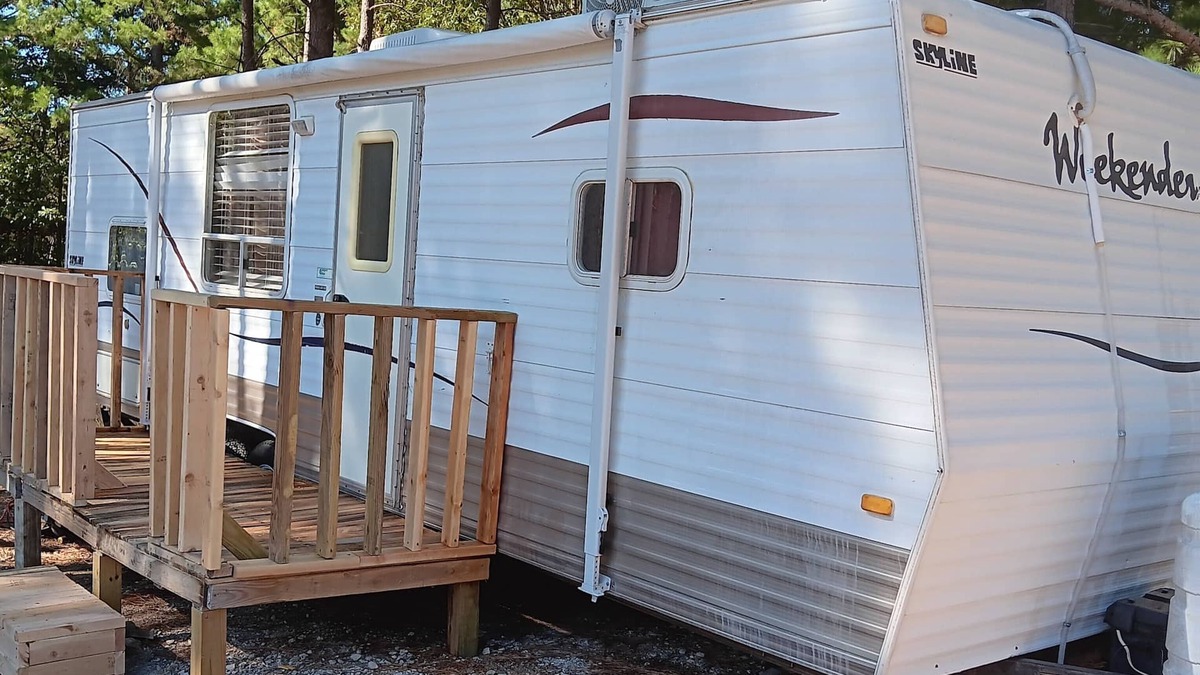 Palestine RV Rental | Travel Trailer with Wi-Fi @ Fabulous Bok Vegas Interactive Petting Zoo and Farm