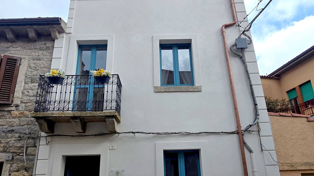 Tempio Pausania Apartment | "Traveler's Suite" in Dimora delle Sorie