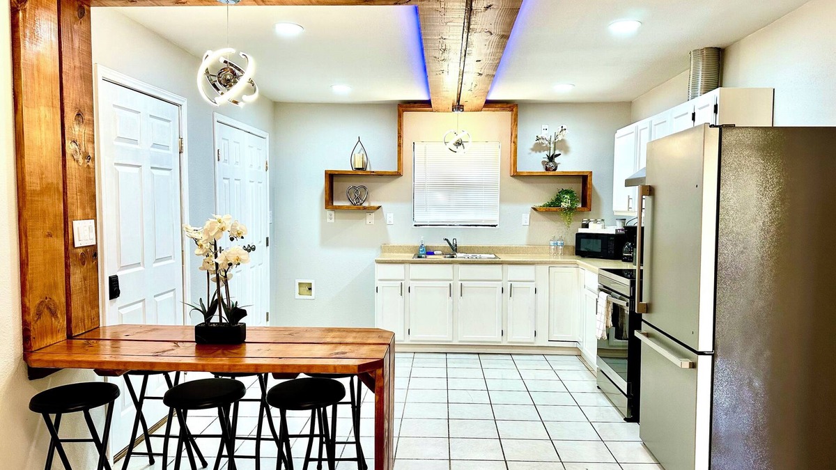 Eagle Pass House | Traveler Stay PLUS- Eagle Pass