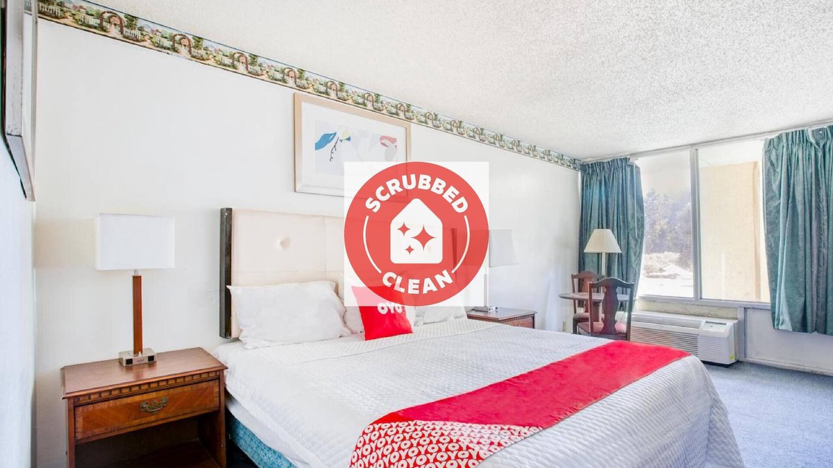 Templeton Hotel | Travelers Inn By OYO, Templeton VA