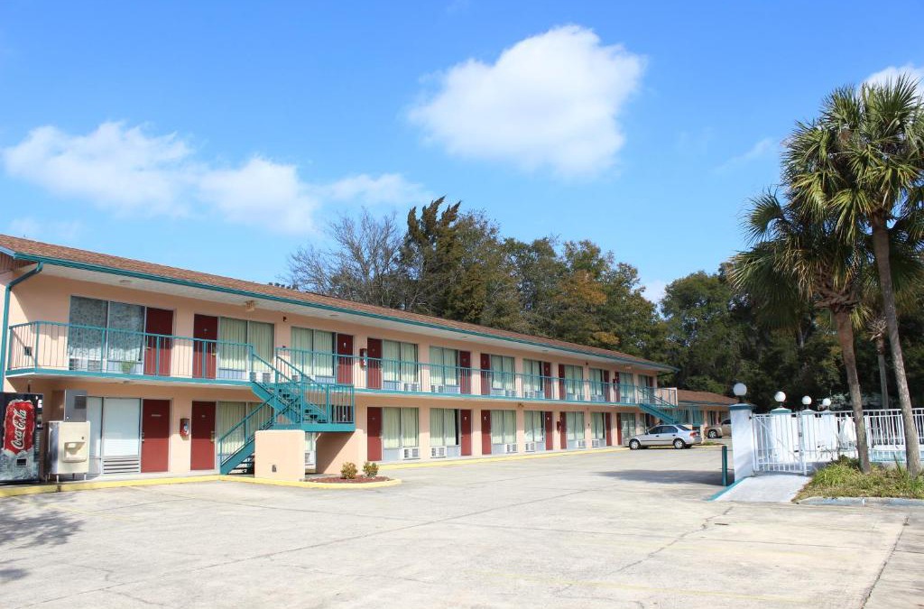 Gainesville Hotel | Travelers Inn Gainesville