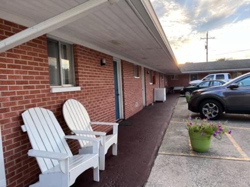 Dundas Hotel | Travelers Inn Olney