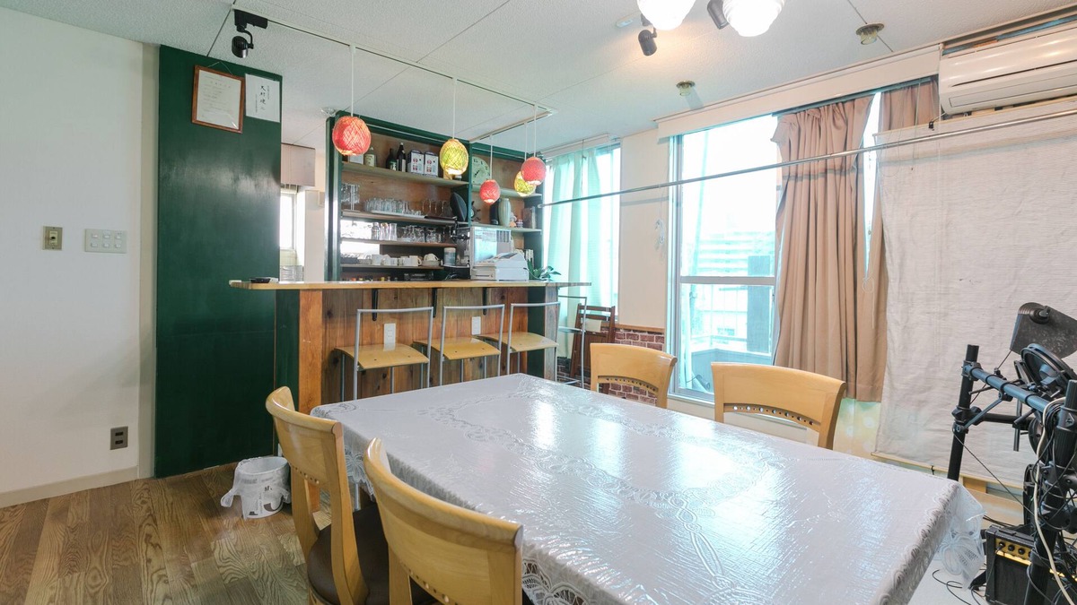 Uji House | Travelersdou Kirinya