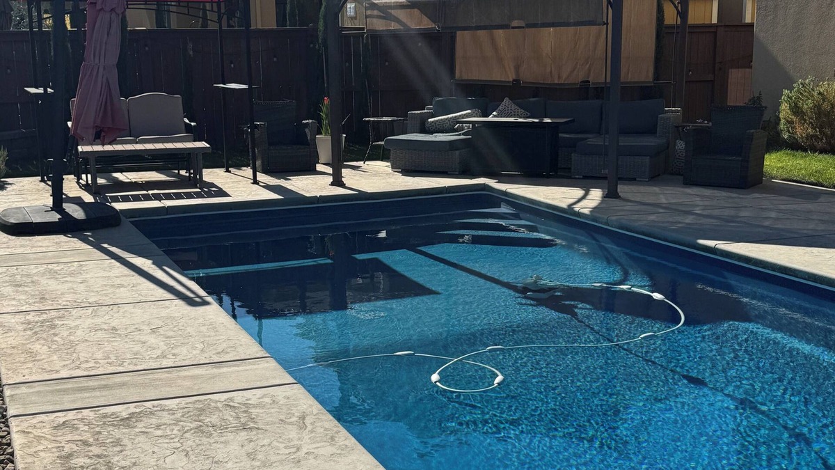 Woodland House | Traveling Nurse. Furnished Bedroom with Pool, Cabana, Loft