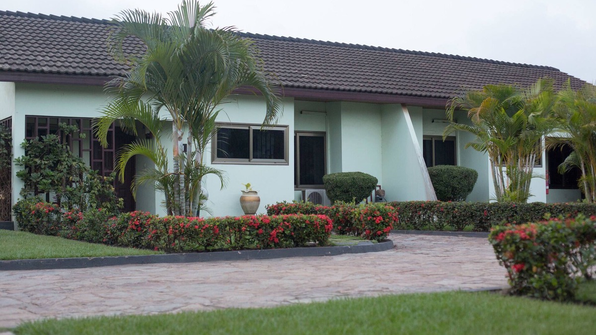 North Legon Cottage | Traveller's Palm Court
