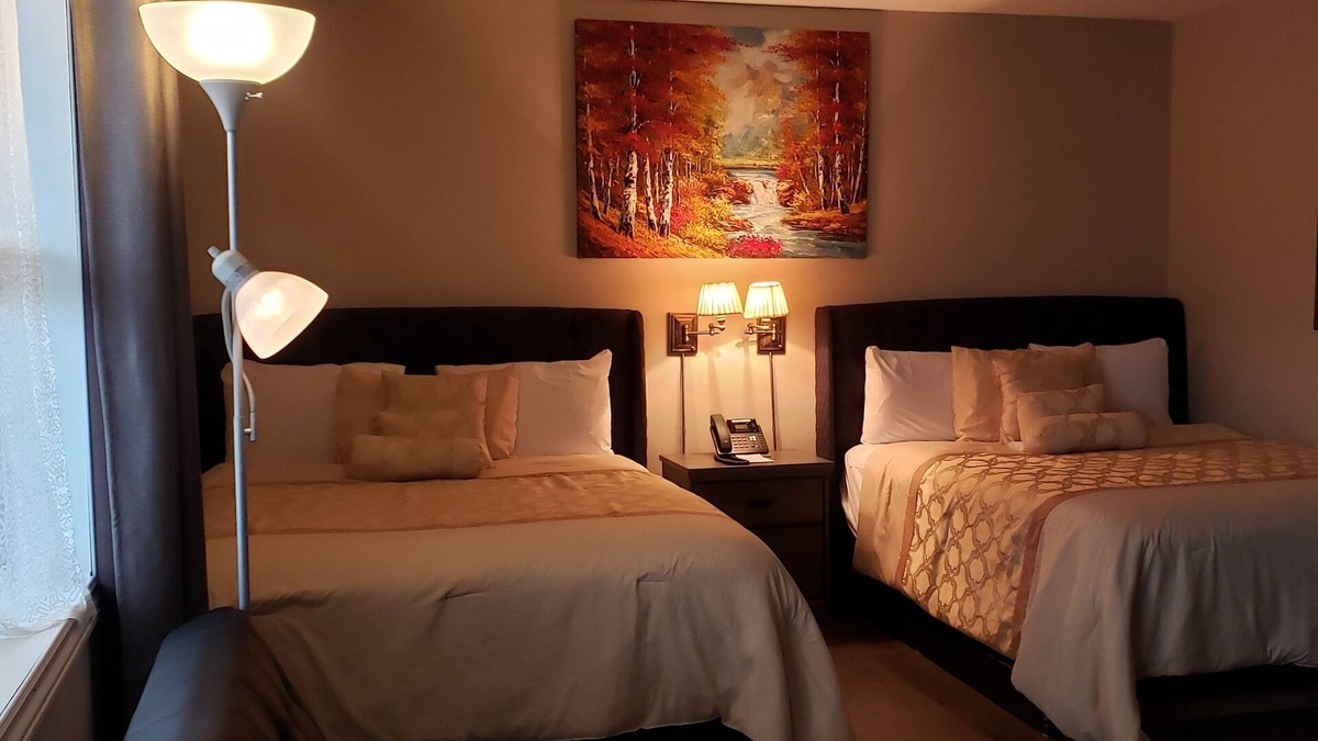 Stratford Hotel | Travellers Motel